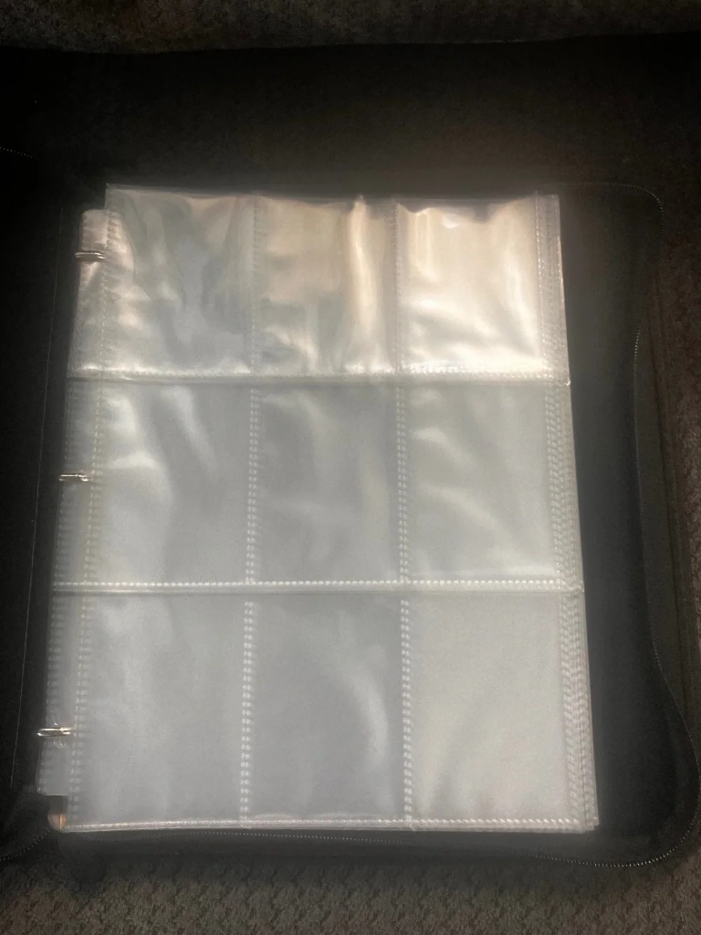 Pokemon Gigantamax Charizard 900-Card Binder Zip Sleeve Folder L 13